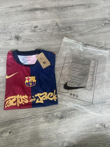Barcelona travis scott - x,