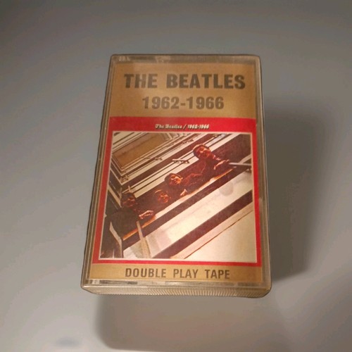 Cassette tape the beatles red - ,