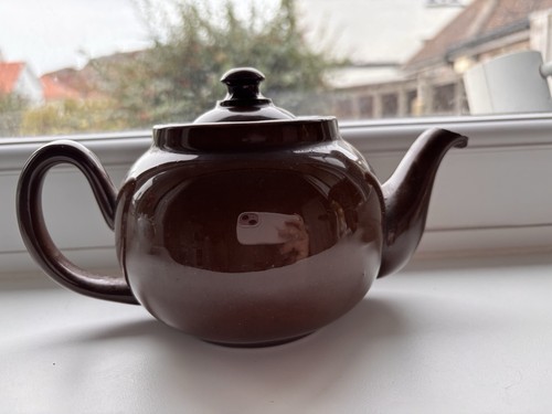 Brown betty style teapot made - teapot-,