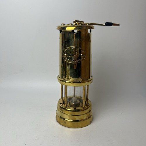 Hockey lamp and limelight - lamp,