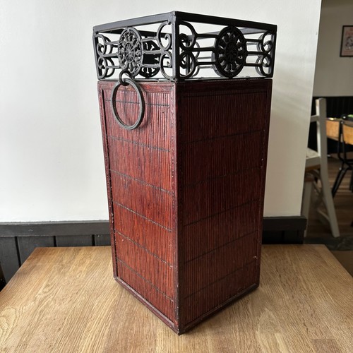 Square wood effect - and, ornate