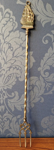 Vintage victory brass - h.m.s,