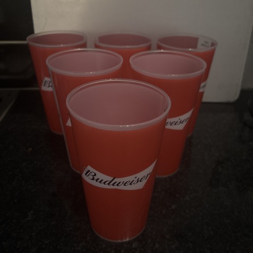 Budweiser plastic pint cup - pint,