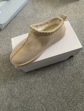 UGGS