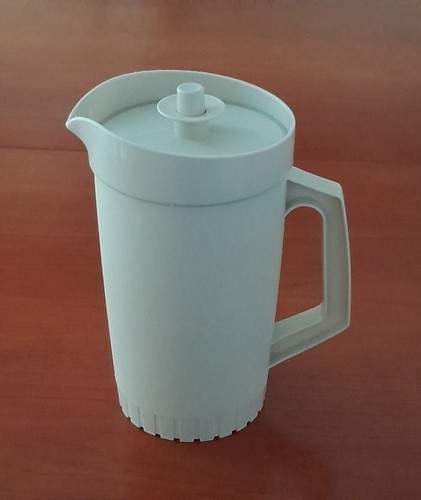 Vintage tupperware large beige - tupperware,