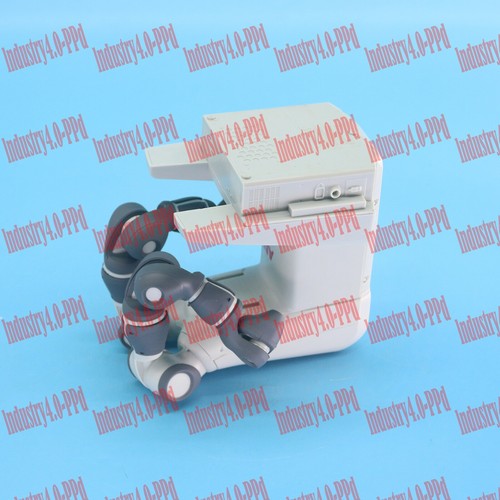 Yumi industrial robot - 1:4,