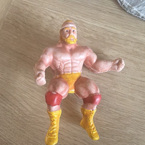 Hulk hogan thumb wrestler mid - thumb,