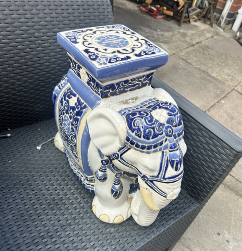 Blue white ceramic pottery - white, ceramic/pottery