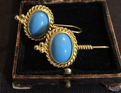 Vintage style jewellery - vintage,