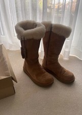 UGG Plumdale Charm Chestnut