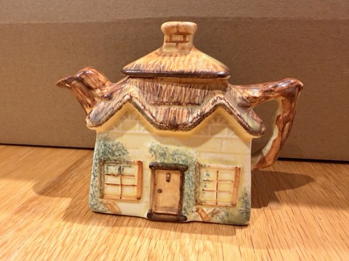 Vintage keele street pottery - keele,