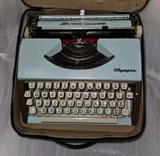 Olympia SF Deluxe Traveller Portable Typewriter In Blue c. 1960s w/ Instructions