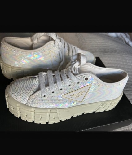 Prada double wheel - double, sequin