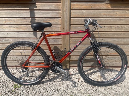 Trek mountain track - mountain, 820