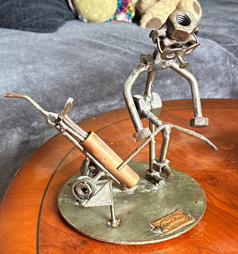 Hinz and kunst nuts - , bolts