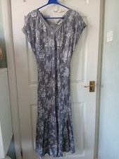 EAST FLORAL DRESS. ARTISAN