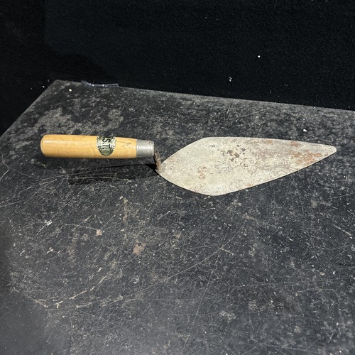 Vintage brick trowel - 10’,