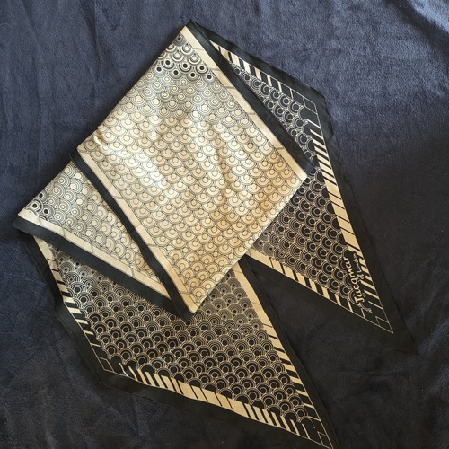 Striking vintage ladies neck - vintage,
