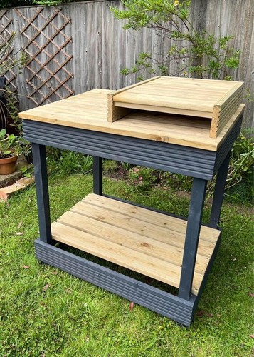 Pizza oven table with raised - pizza,