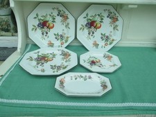 3  x Johnson Brothers Fresh Fruit Dinner Plates + Tea Plate & Gravy Boat Stand