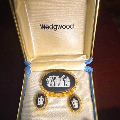 Wedgwood black jasperware - wedgwood,