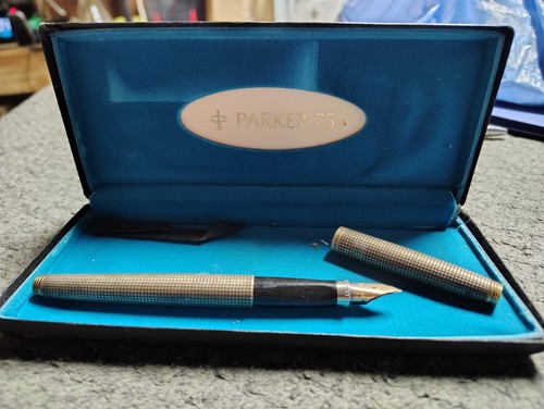 Parker fountain pen - fountain, w/case