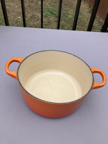 Creuset cast iron - le,