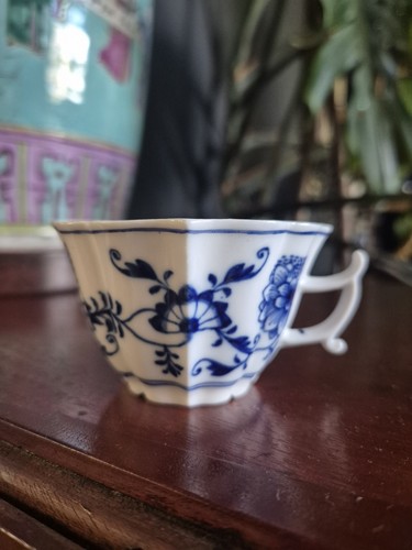 Antique meissen blue onion cup - blue,