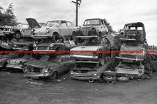 F000036 Old car cars piled
