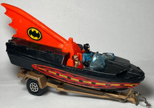 1976 (early version) Corgi Toys 107 Batboat & Trailer inc Batman & Robin figures