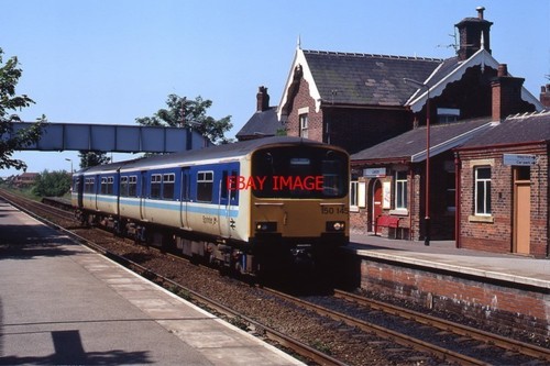 Photo train layton railway - at,