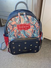 Vendula London Bookworm