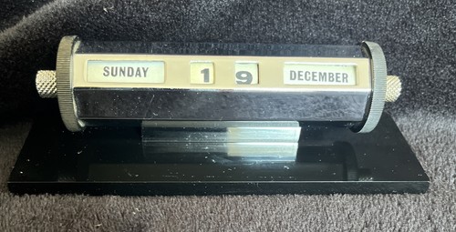 Vtg 1973 perpetual - vtg, desk