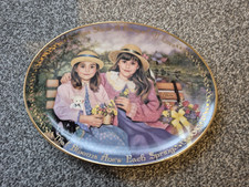 Sisters Share A Bouquet of Love Plate. Boxed with Certificate. Great Xmas gift
