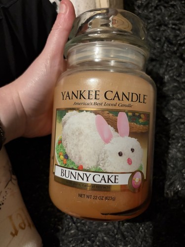Yankee candle bunny cake - candle, large