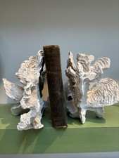 Pair Of Faux Coral Shell Decorative Bookends White 16cm Height