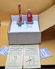 DANBURY MINT GAS PUMP 1927 RED CROWN  1951 DERBY WAYNE DIECAST  1:24