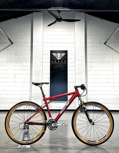 Retro vintage 1997 frost - 1997, 16"