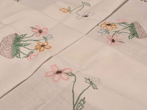 Pretty vintage linen - vintage,
