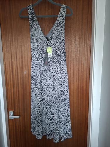 Bnwt jeff co monochrome - &,