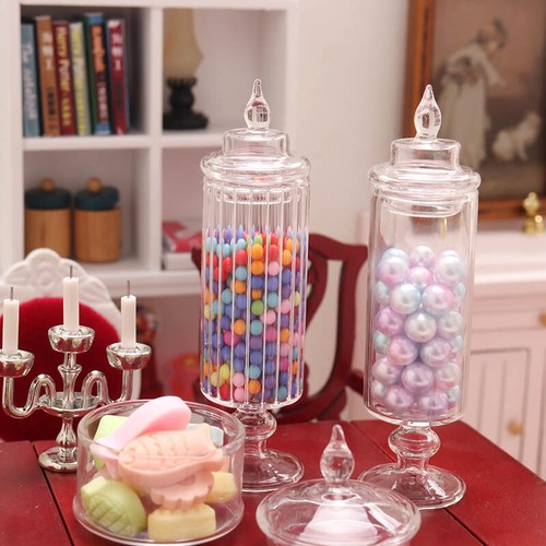 Scale dolls house - dolls,