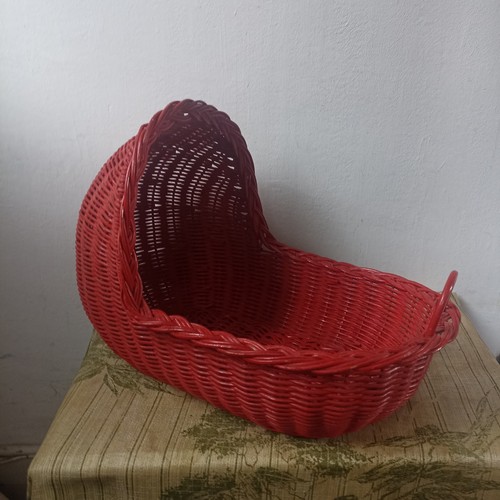 Vintage wicker dolls basket - wicker,