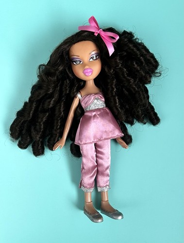 Bratz 2008 vintage - 🖤,