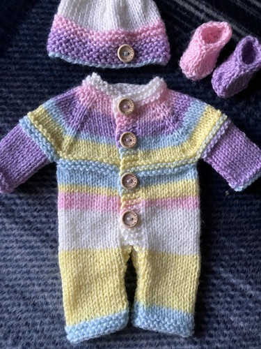 Hand knitted dolls - clothes, fit