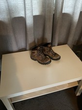 Ladies Lowa Hiking Boots, Size 6, Excellent Condition