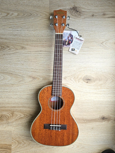 Kala ukulele with - tg, white