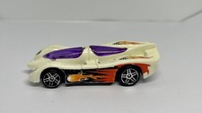 Hot Wheels POWER PISTONS 2001 Fireball raceway glow-in-dark-white base date 1994