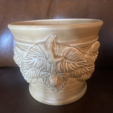 Vintage Sylvac 3D Raised Leaf 5069 design lge beige round Planter, H 14cm ex con