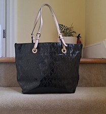 Michael Kors Logo Signature