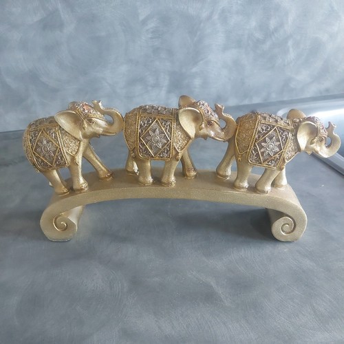Lucky elephants bridge - elephants, on